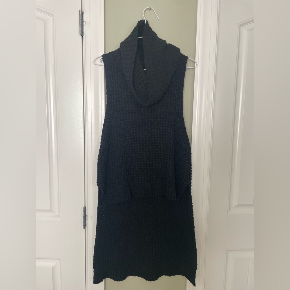 Free People Black Sleeveless Turtleneck, XS
